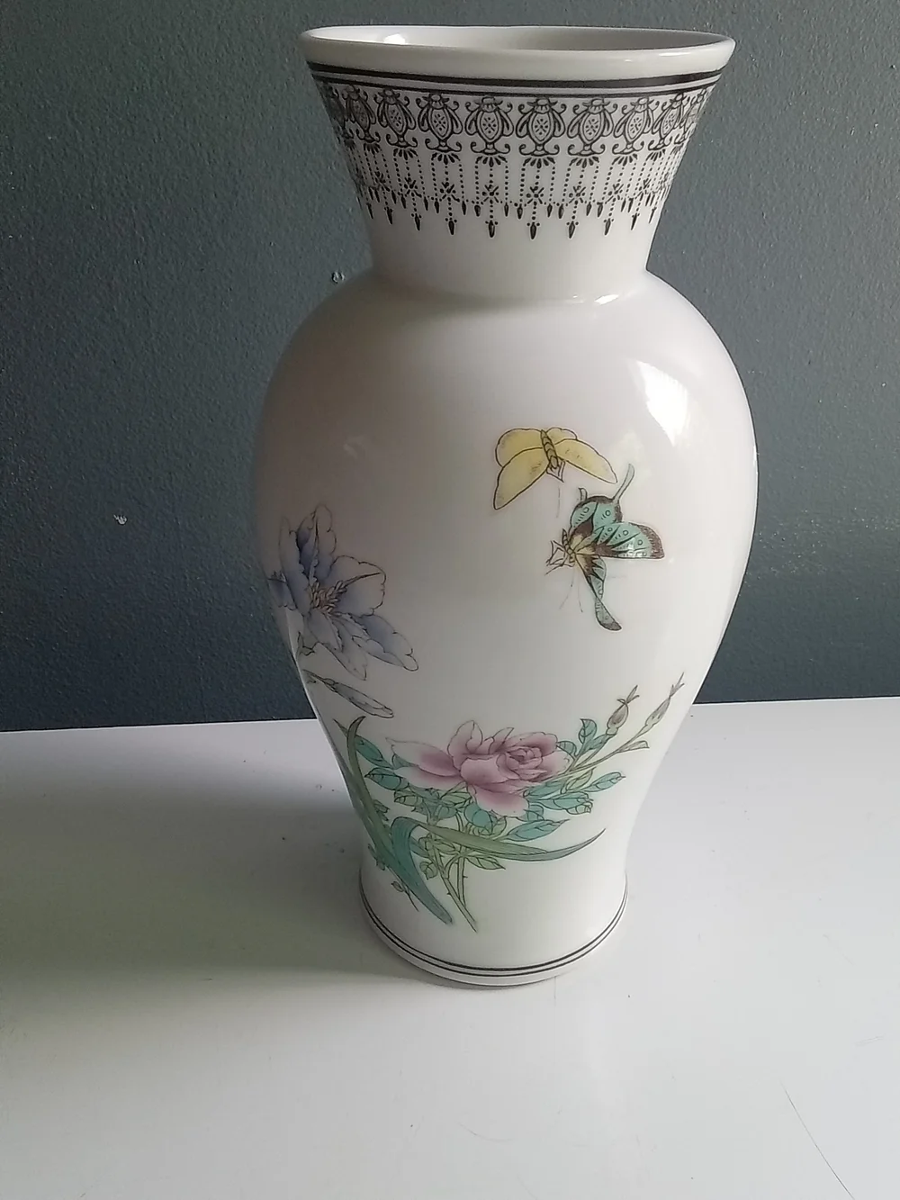 Vintage Jingdezhen Chinese Porcelain Vase Butterfly Floral Peony White Ceramic